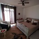 L'étape Bien être,chambres Et Tables D'hôtes,épicerie Café, Salon De Massage Alloggio in famiglia Camps-sur-l'Agly