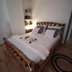 L'étape Bien être,chambres Et Tables D'hôtes,épicerie Café, Salon De Massage