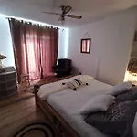 L'étape Bien être,chambres Et Tables D'hôtes,épicerie Café, Salon De Massage * Camps-sur-l'Agly