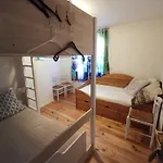 L'étape Bien être,chambres Et Tables D'hôtes,épicerie Café, Salon De Massage Alloggio in famiglia