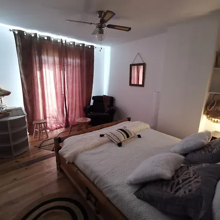 L'étape Bien être,chambres Et Tables D'hôtes,épicerie Café, Salon De Massage * Camps-sur-l'Agly